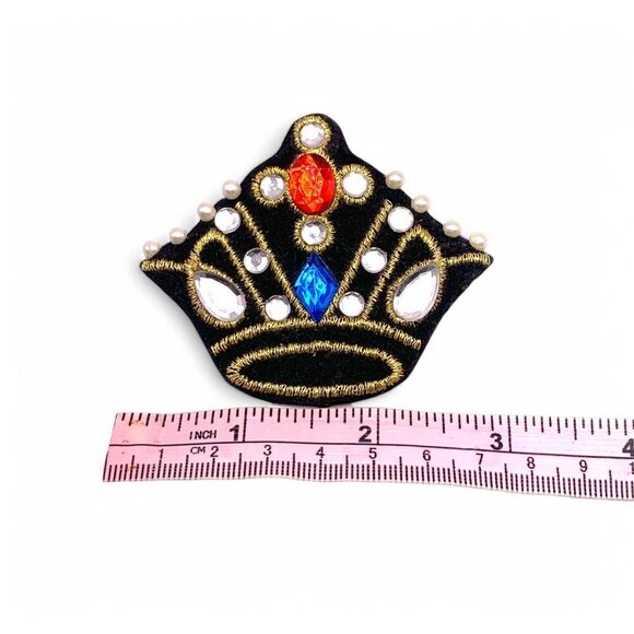 Crown-Shaped Brooch Pin Colorful Gemstones & Faux Pearls On Black Velvet Base - Picture 4 of 4